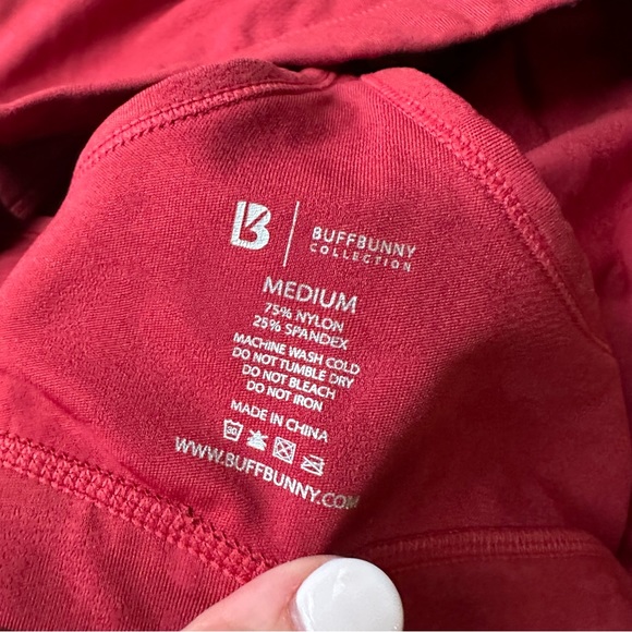 BUFFBUNNY Confidential Sports Bra Red Camo Jacquard Women’s Size Medium - Picture 7 of 12